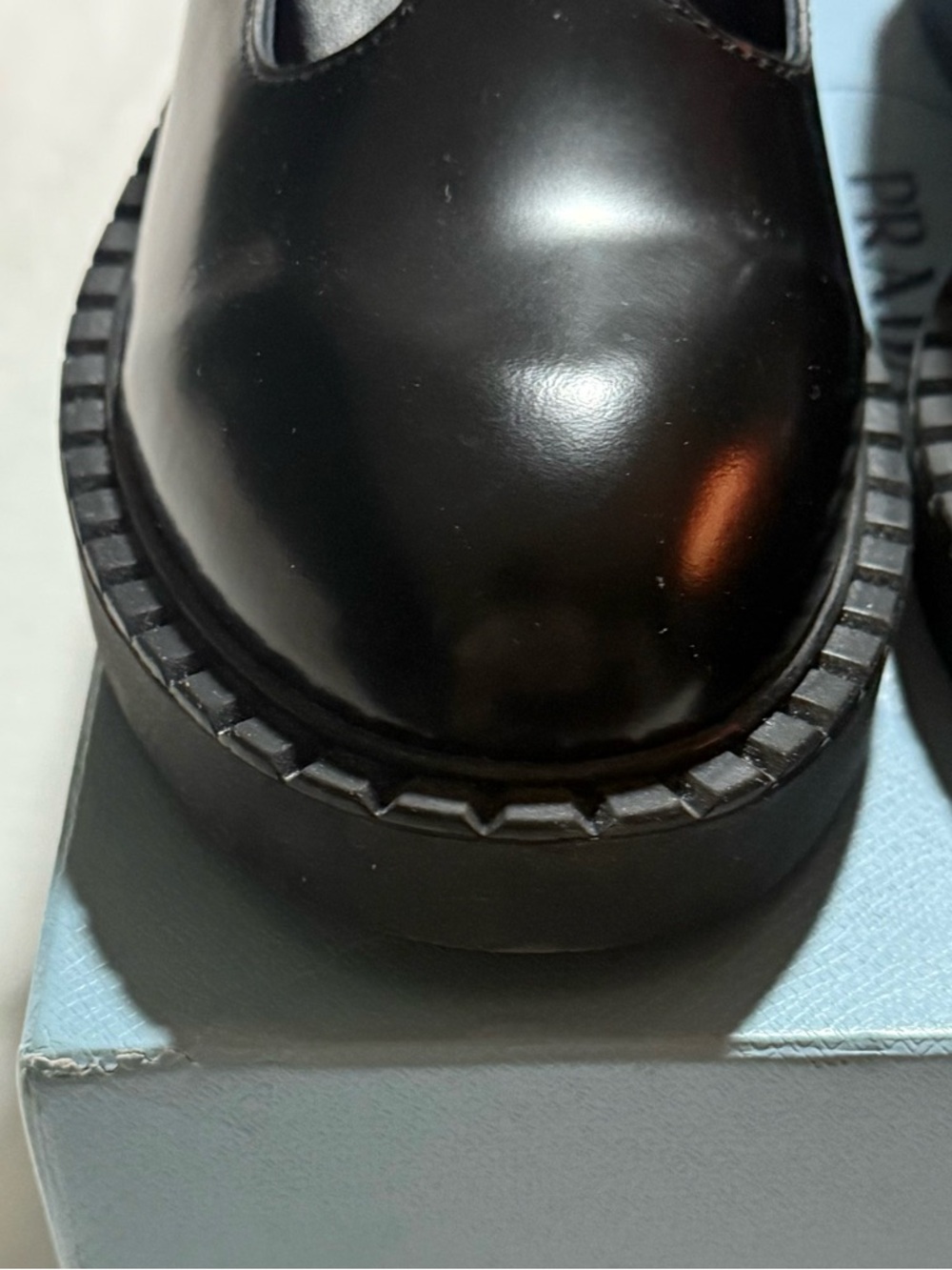 Prada Womens black leather shoe sandals - Picture 3 of 9